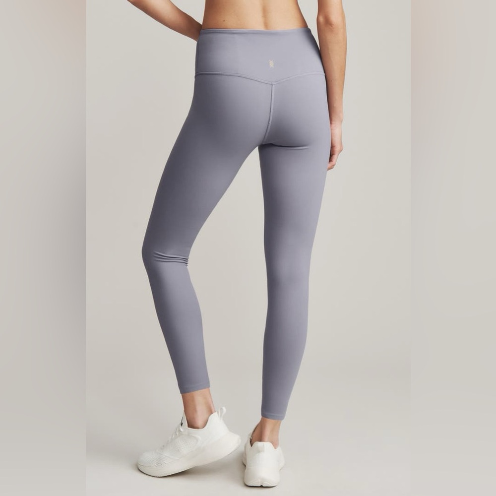 Rhone Revive Leggings Grey Silver Size Small High Rise Performance Activewear